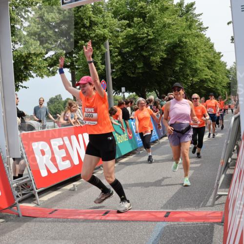 15.06.2025 - REWE Women's Run Strokosch-Dieckow http://msf.ph/oto/7934519 15.06.2025 11:07:41 Ziel 5014, 5016, 5052, 5092, 5109, 5144, 5174, 5200, 5278, 5358, 5479, 5548, 5560 meine-sportfotos.de