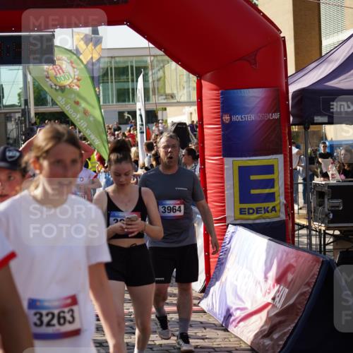 13.06.2025 - Holstenköstenlauf Felixshl http://msf.ph/oto/7934522 13.06.2025 18:03:47 Laufen 2017, 2633, 2666, 2711, 2832, 2833, 2857, 2859, 2886, 2946, 3091, 3092, 3097, 3147, 3202, 3204, 3263, 3596, 3598, 3611, 3612, 3799, 3837, 3902, 3903, 3920, 3964 meine-sportfotos.de