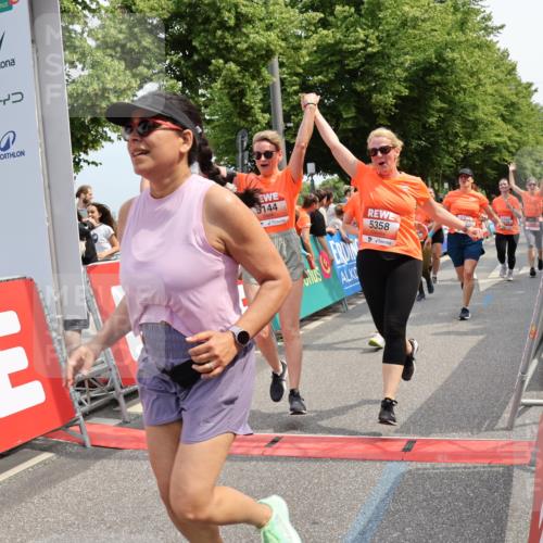 15.06.2025 - REWE Women's Run Strokosch-Dieckow http://msf.ph/oto/7934543 15.06.2025 11:07:42 Ziel 5014, 5016, 5052, 5109, 5144, 5174, 5200, 5278, 5358, 5479, 5548, 5560 meine-sportfotos.de