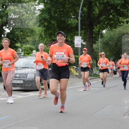 15.06.2025 - REWE Women's Run Jannik Wohlers http://msf.ph/oto/7934600 15.06.2025 08:25:41 Laufen 10272, 1043, 10733, 10136, 10693, 10775, 0795 meine-sportfotos.de
