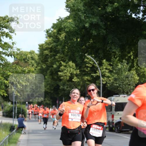 15.06.2025 - REWE Women's Run Jannik Wohlers http://msf.ph/oto/7934606 15.06.2025 09:52:20 Laufen 10671 meine-sportfotos.de