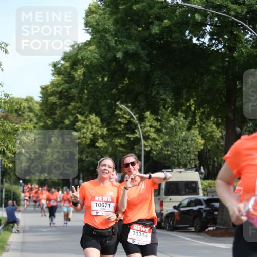 15.06.2025 - REWE Women's Run Jannik Wohlers http://msf.ph/oto/7934613 15.06.2025 09:52:20 Laufen 10671, 10345 meine-sportfotos.de