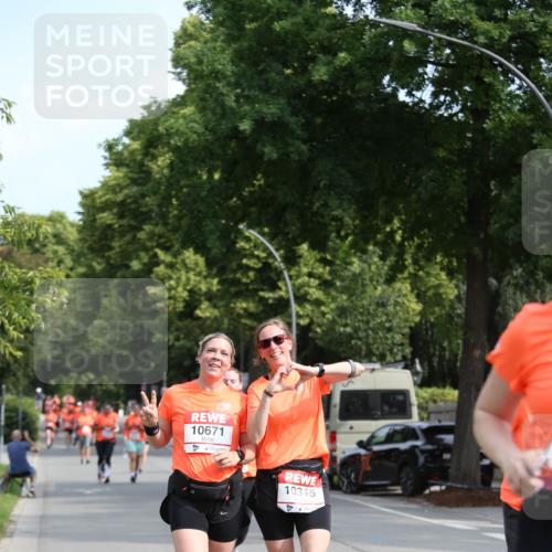15.06.2025 - REWE Women's Run Jannik Wohlers http://msf.ph/oto/7934616 15.06.2025 09:52:20 Laufen 10671, 10345 meine-sportfotos.de