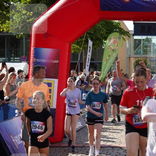 13.06.2025 - Holstenköstenlauf Felixshl http://msf.ph/oto/7934623 13.06.2025 18:03:53 Laufen 2017, 2192, 2573, 2756, 2832, 2833, 2859, 2886, 2946, 3091, 3274, 3596, 3611, 3612, 3837, 3908 meine-sportfotos.de