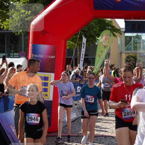 13.06.2025 - Holstenköstenlauf Felixshl http://msf.ph/oto/7934641 13.06.2025 18:03:54 Laufen 2017, 2192, 2573, 2756, 2832, 2833, 2859, 2886, 2946, 3274, 3596, 3611, 3612, 3837, 3908 meine-sportfotos.de