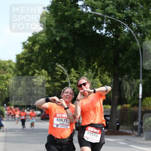 15.06.2025 - REWE Women's Run Jannik Wohlers http://msf.ph/oto/7934658 15.06.2025 09:52:21 Laufen 10671, 10345 meine-sportfotos.de