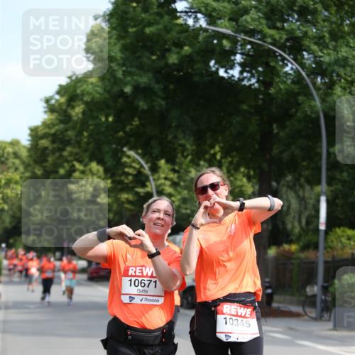 15.06.2025 - REWE Women's Run Jannik Wohlers http://msf.ph/oto/7934681 15.06.2025 09:52:22 Laufen 10671, 10345 meine-sportfotos.de
