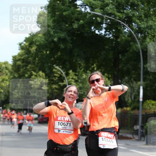 15.06.2025 - REWE Women's Run Jannik Wohlers http://msf.ph/oto/7934682 15.06.2025 09:52:22 Laufen 10671, 10345 meine-sportfotos.de