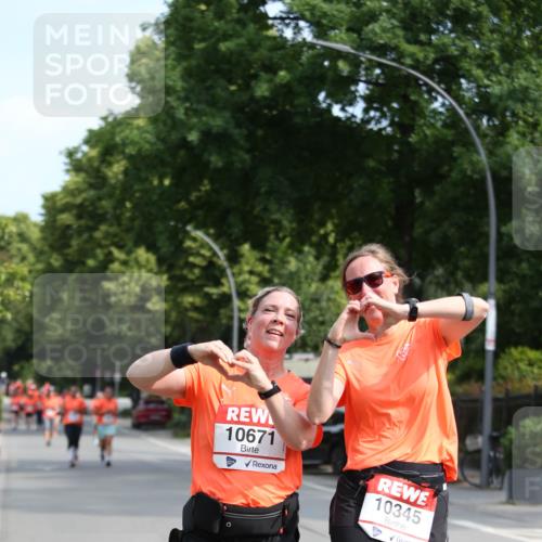 15.06.2025 - REWE Women's Run Jannik Wohlers http://msf.ph/oto/7934692 15.06.2025 09:52:22 Laufen 10671, 10345 meine-sportfotos.de