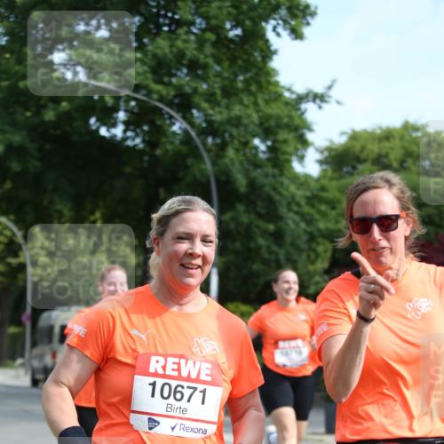 15.06.2025 - REWE Women's Run Jannik Wohlers http://msf.ph/oto/7934699 15.06.2025 09:52:23 Laufen 10671, 10, 16, 10345 meine-sportfotos.de