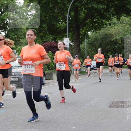 15.06.2025 - REWE Women's Run Jannik Wohlers http://msf.ph/oto/7934710 15.06.2025 08:25:45 Laufen 10775, 1043, 10795, 10245, 10176, 10754 meine-sportfotos.de