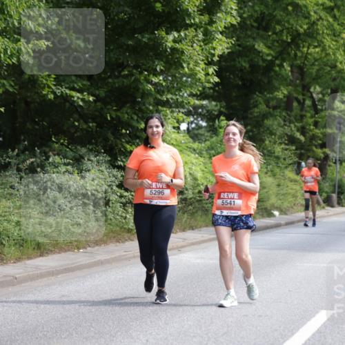 15.06.2025 - REWE Women's Run Jannik Wohlers http://msf.ph/oto/7934791 15.06.2025 10:12:28 Laufen 5630, 5296, 5541 meine-sportfotos.de