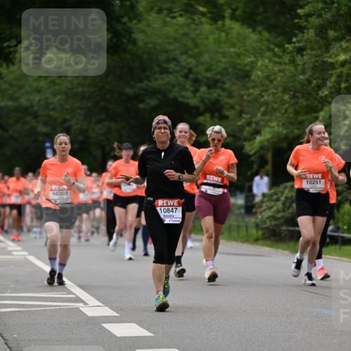 15.06.2025 - REWE Women's Run Dr. Thomas Lammeyer http://msf.ph/oto/7934799 15.06.2025 09:18:50 Laufen 10305, 10847, 10251 meine-sportfotos.de