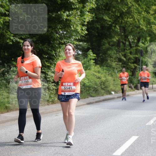 15.06.2025 - REWE Women's Run Jannik Wohlers http://msf.ph/oto/7934834 15.06.2025 10:12:29 Laufen 5296, 5541 meine-sportfotos.de