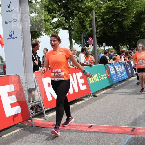 15.06.2025 - REWE Women's Run Strokosch-Dieckow http://msf.ph/oto/7934889 15.06.2025 11:07:59 Ziel 5050, 5138, 5181, 5231, 5350, 5351, 5357, 5509, 5603, 5634 meine-sportfotos.de