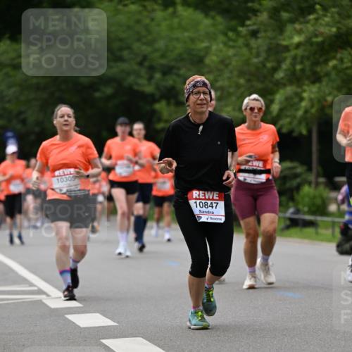 15.06.2025 - REWE Women's Run Dr. Thomas Lammeyer http://msf.ph/oto/7934893 15.06.2025 09:18:52 Laufen 10305, 10847 meine-sportfotos.de