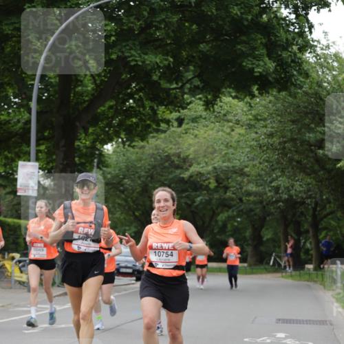 15.06.2025 - REWE Women's Run Jannik Wohlers http://msf.ph/oto/7934985 15.06.2025 08:25:49 Laufen 10069, 182, 10754 meine-sportfotos.de