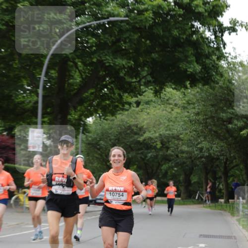 15.06.2025 - REWE Women's Run Jannik Wohlers http://msf.ph/oto/7934996 15.06.2025 08:25:50 Laufen 10754 meine-sportfotos.de