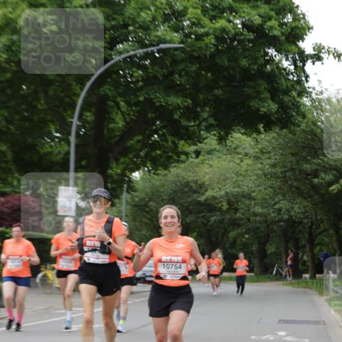 15.06.2025 - REWE Women's Run Jannik Wohlers http://msf.ph/oto/7935003 15.06.2025 08:25:50 Laufen 10754 meine-sportfotos.de