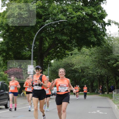 15.06.2025 - REWE Women's Run Jannik Wohlers http://msf.ph/oto/7935014 15.06.2025 08:25:50 Laufen 1070, 10754 meine-sportfotos.de