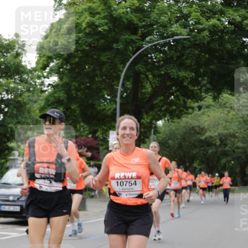 15.06.2025 - REWE Women's Run Jannik Wohlers http://msf.ph/oto/7935121 15.06.2025 08:25:51 Laufen 100, 10754, 10071 meine-sportfotos.de