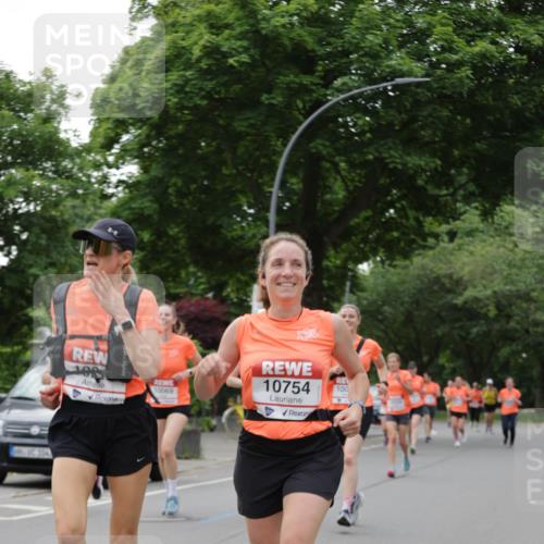 15.06.2025 - REWE Women's Run Jannik Wohlers http://msf.ph/oto/7935128 15.06.2025 08:25:51 Laufen 10069, 10754, 100 meine-sportfotos.de