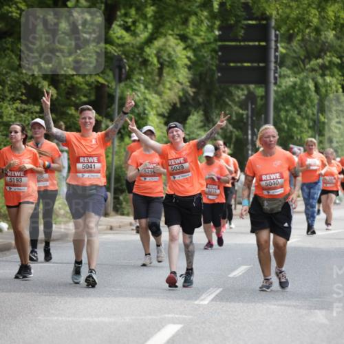 15.06.2025 - REWE Women's Run Jannik Wohlers http://msf.ph/oto/7935158 15.06.2025 10:12:42 Laufen 2, 5193, 95, 5041, 525, 5039, 5040, 5215, 541, 5198 meine-sportfotos.de