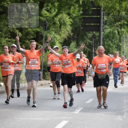 15.06.2025 - REWE Women's Run Jannik Wohlers http://msf.ph/oto/7935164 15.06.2025 10:12:42 Laufen 5193, 195, 5041, 5259, 5039, 5040, 54, 5215, 5198 meine-sportfotos.de