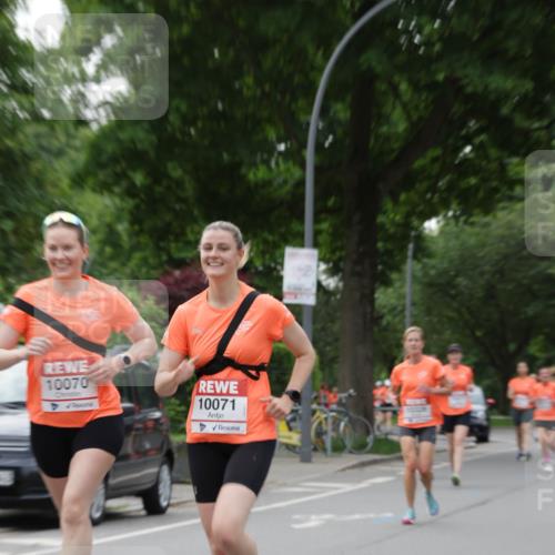 15.06.2025 - REWE Women's Run Jannik Wohlers http://msf.ph/oto/7935166 15.06.2025 08:25:53 Laufen 10070, 10071 meine-sportfotos.de