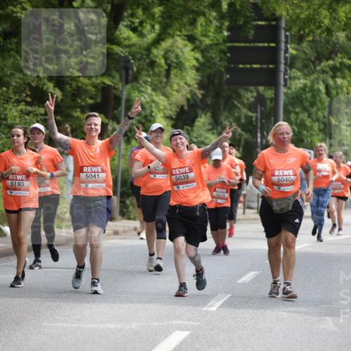 15.06.2025 - REWE Women's Run Jannik Wohlers http://msf.ph/oto/7935171 15.06.2025 10:12:42 Laufen 509, 5193, 095, 5041, 525, 5039, 5040, 5215, 6414, 5198 meine-sportfotos.de