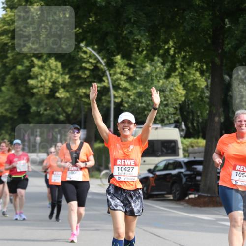 15.06.2025 - REWE Women's Run Jannik Wohlers http://msf.ph/oto/7935199 15.06.2025 09:52:59 Laufen 10427 meine-sportfotos.de