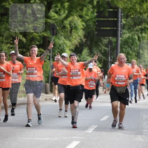 15.06.2025 - REWE Women's Run Jannik Wohlers http://msf.ph/oto/7935205 15.06.2025 10:12:42 Laufen 509, 5193, 5095, 5041, 5259, 5039, 5215, 5040 meine-sportfotos.de