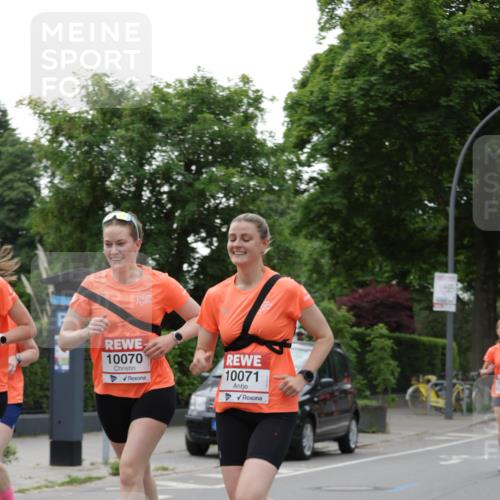 15.06.2025 - REWE Women's Run Jannik Wohlers http://msf.ph/oto/7935216 15.06.2025 08:25:53 Laufen 10070, 10071 meine-sportfotos.de