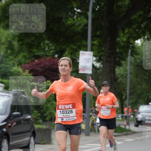 15.06.2025 - REWE Women's Run Jannik Wohlers http://msf.ph/oto/7935263 15.06.2025 08:25:55 Laufen 14, 10328, 10417 meine-sportfotos.de