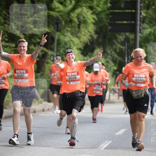 15.06.2025 - REWE Women's Run Jannik Wohlers http://msf.ph/oto/7935275 15.06.2025 10:12:43 Laufen 5193, 5041, 5039, 6216, 5040 meine-sportfotos.de