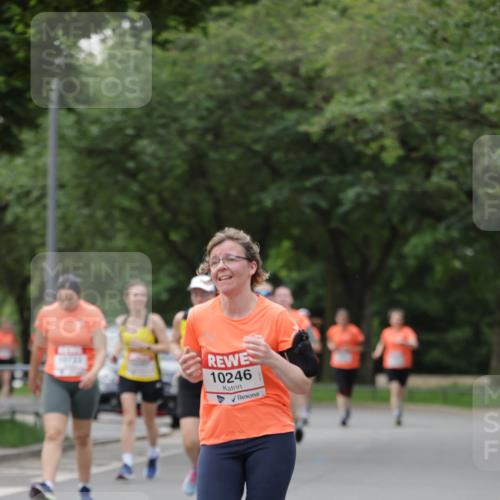 15.06.2025 - REWE Women's Run Jannik Wohlers http://msf.ph/oto/7935449 15.06.2025 08:25:59 Laufen 18, 10246 meine-sportfotos.de