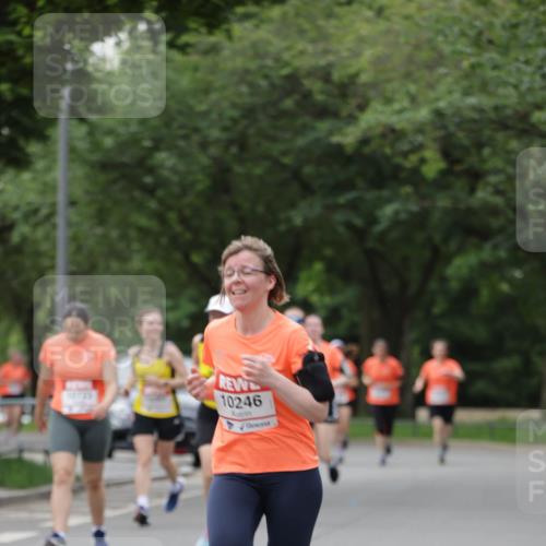 15.06.2025 - REWE Women's Run Jannik Wohlers http://msf.ph/oto/7935452 15.06.2025 08:25:59 Laufen 10246 meine-sportfotos.de