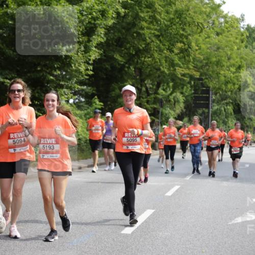 15.06.2025 - REWE Women's Run Jannik Wohlers http://msf.ph/oto/7935461 15.06.2025 10:12:51 Laufen 5094, 5193, 5095, 5414 meine-sportfotos.de