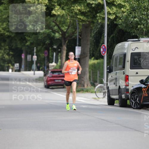 15.06.2025 - REWE Women's Run Jannik Wohlers http://msf.ph/oto/7935494 15.06.2025 08:41:06 Laufen 3686 meine-sportfotos.de