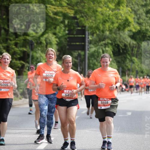 15.06.2025 - REWE Women's Run Jannik Wohlers http://msf.ph/oto/7935576 15.06.2025 10:12:54 Laufen 15, 5055, 5056, 54, 5198 meine-sportfotos.de