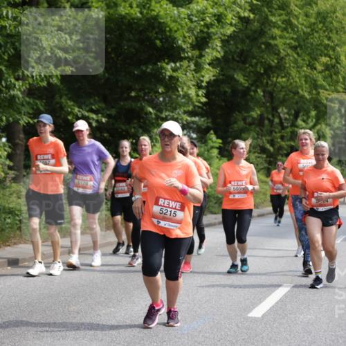 15.06.2025 - REWE Women's Run Jannik Wohlers http://msf.ph/oto/7935603 15.06.2025 10:12:56 Laufen 057, 5178, 5583, 5215, 5055, 505, 5198 meine-sportfotos.de