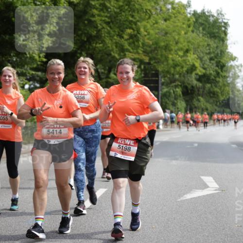 15.06.2025 - REWE Women's Run Jannik Wohlers http://msf.ph/oto/7935618 15.06.2025 10:12:58 Laufen 048, 5256, 5055, 5414, 5056, 5470, 5198, 4 meine-sportfotos.de