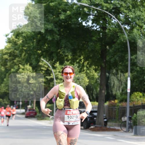 15.06.2025 - REWE Women's Run Jannik Wohlers http://msf.ph/oto/7935642 15.06.2025 09:53:22 Laufen 10215 meine-sportfotos.de