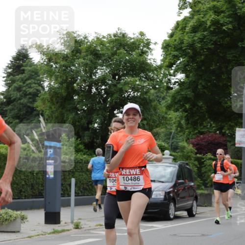 15.06.2025 - REWE Women's Run Jannik Wohlers http://msf.ph/oto/7935755 15.06.2025 08:26:17 Laufen 106, 10486 meine-sportfotos.de