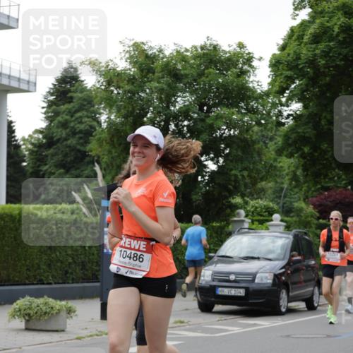 15.06.2025 - REWE Women's Run Jannik Wohlers http://msf.ph/oto/7935801 15.06.2025 08:26:18 Laufen 10486, 1043, 10221 meine-sportfotos.de