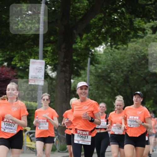 15.06.2025 - REWE Women's Run Jannik Wohlers http://msf.ph/oto/7935808 15.06.2025 08:26:19 Laufen 10867, 10374, 10621, 43, 10367, 1058 meine-sportfotos.de