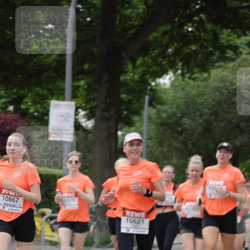 15.06.2025 - REWE Women's Run Jannik Wohlers http://msf.ph/oto/7935814 15.06.2025 08:26:19 Laufen 10867, 0374, 10621, 10628 meine-sportfotos.de