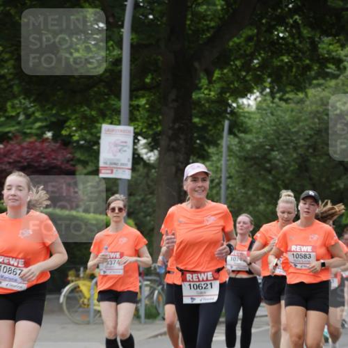 15.06.2025 - REWE Women's Run Jannik Wohlers http://msf.ph/oto/7935838 15.06.2025 08:26:19 Laufen 10867, 374, 10621, 107, 10583 meine-sportfotos.de
