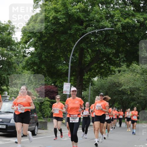 15.06.2025 - REWE Women's Run Jannik Wohlers http://msf.ph/oto/7935896 15.06.2025 08:26:20 Laufen 1043, 108, 0374, 10621, 10742, 10583, 0133 meine-sportfotos.de