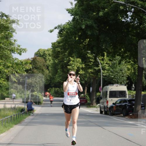 15.06.2025 - REWE Women's Run Jannik Wohlers http://msf.ph/oto/7936198 15.06.2025 08:42:24 Laufen 10848 meine-sportfotos.de